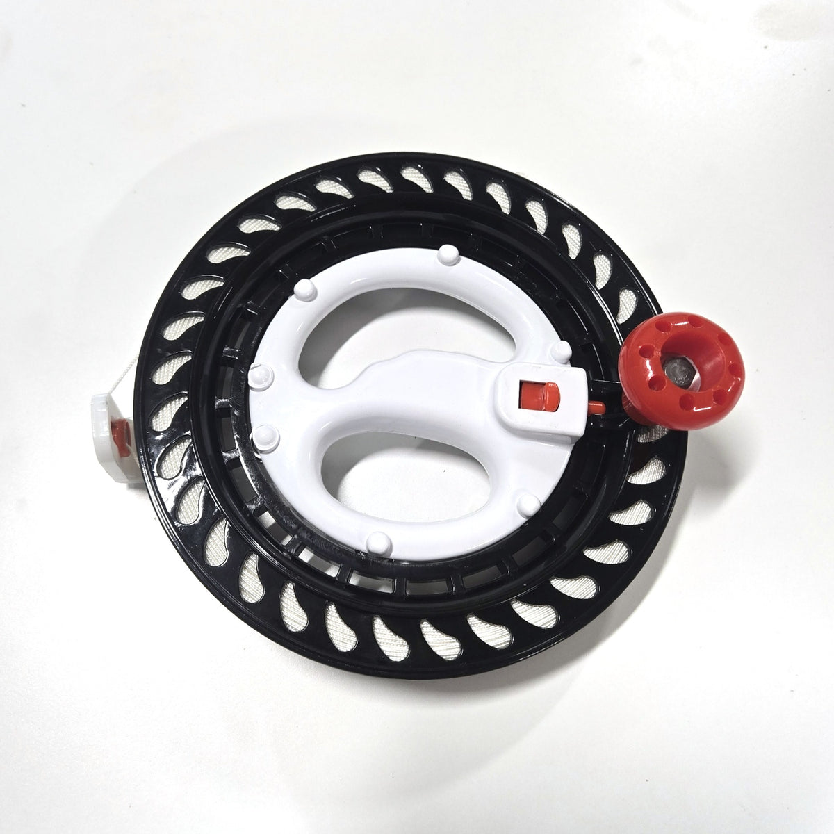 Top view of the BruteLine 150m fully spooled winder with grip handle, winding knob and line guide